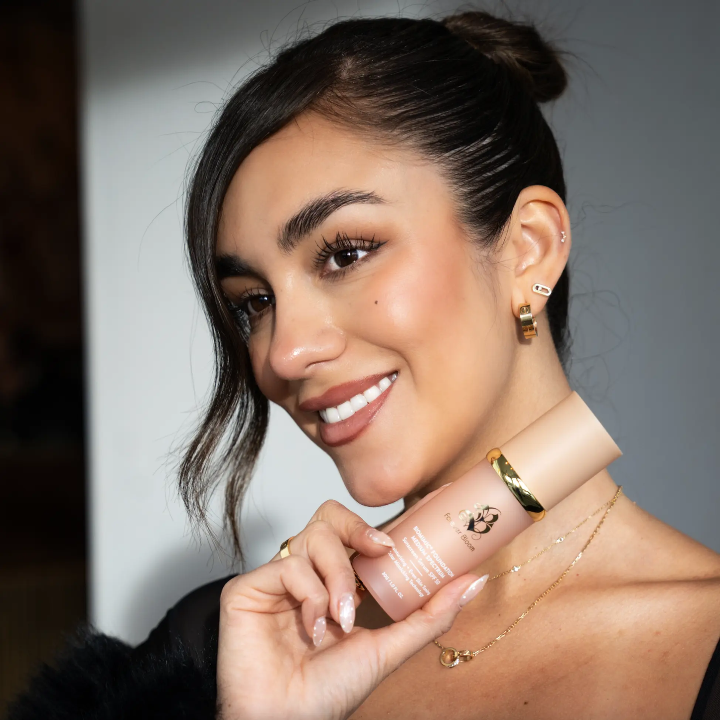 🔥[5𝟎% 𝐎𝐅𝐅 𝐋𝐀𝐒𝐓 𝐓𝐇𝐑𝐄𝐄 𝐃𝐀𝐘𝐒]Biomimic® Foundation 4 in 1 - Medium Spectrum-JKL